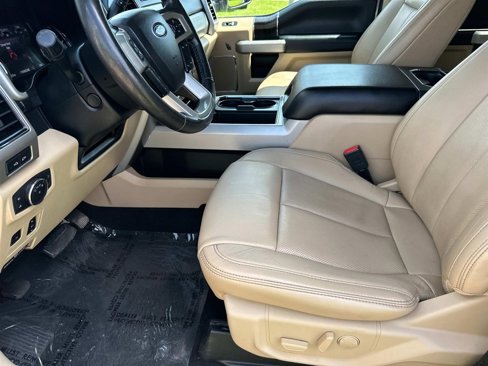 Used 2020 Ford F350 Lariat w/ Lariat Ultimate Package image 28