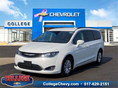 Used 2017 Chrysler Pacifica Touring-L image 1