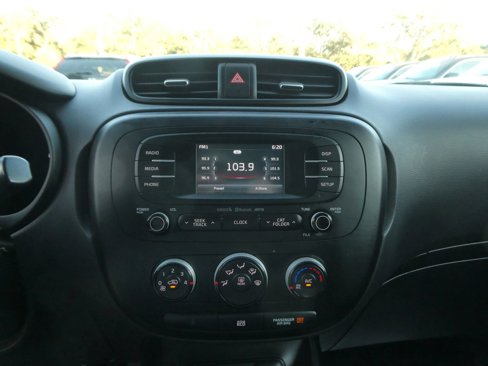 Used 2016 Kia Soul + image 19