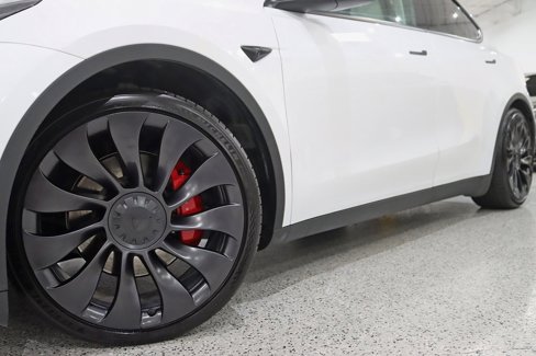 Used 2023 Tesla Model Y Performance image 4