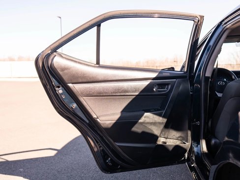 Used 2018 Toyota Corolla LE image 23