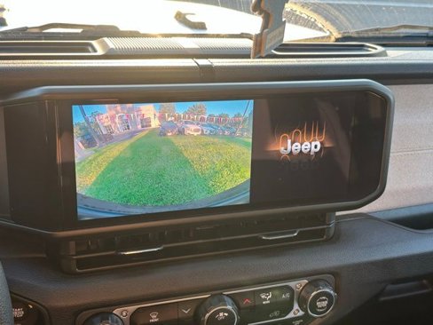 Used 2025 Jeep Wrangler Sport image 26