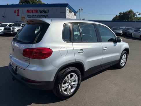 Used 2014 Volkswagen Tiguan S image 4