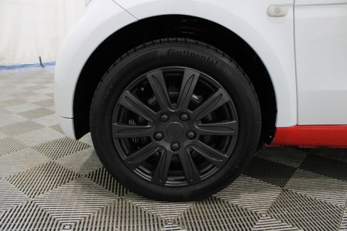 Used 2016 smart fortwo pure image 31