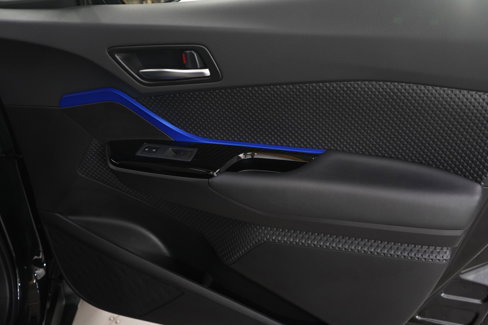 Used 2021 Toyota C-HR Limited image 9