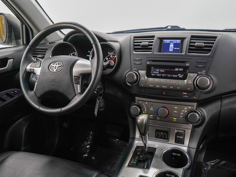 Used 2012 Toyota Highlander SE image 12