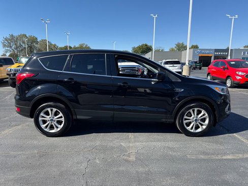 Used 2019 Ford Escape SE image 6