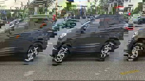 Certified 2021 Ford Edge SE image 4