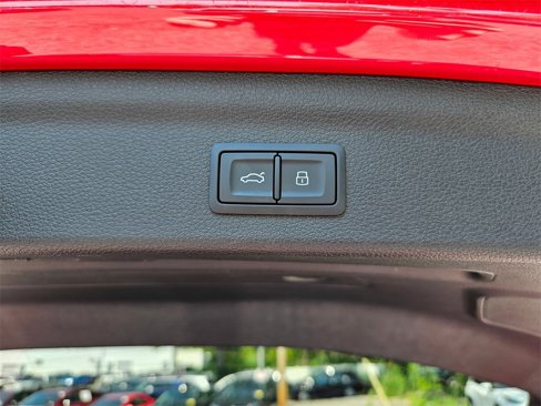 Used 2025 Audi Q3 2.0T Premium image 24