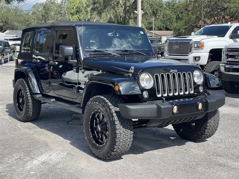 Used 2016 Jeep Wrangler Unlimited Sahara w/ Connectivity Group image 10