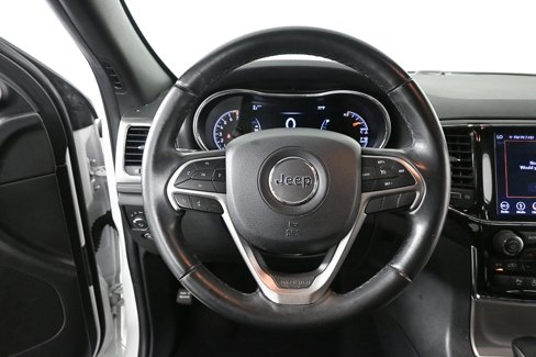 Used 2019 Jeep Grand Cherokee Laredo w/ Laredo X Package image 2