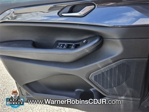Used 2023 Jeep Grand Cherokee L Laredo image 28