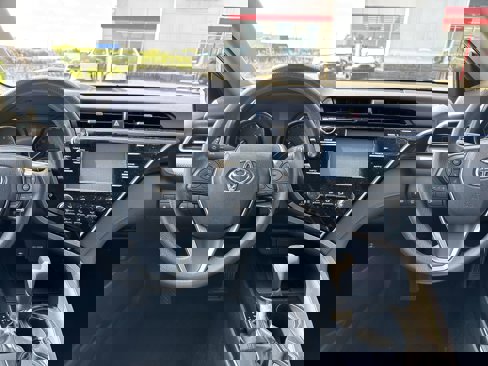 Certified 2018 Toyota Camry LE image 10