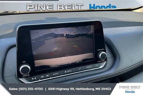 Used 2024 Nissan Rogue S image 15