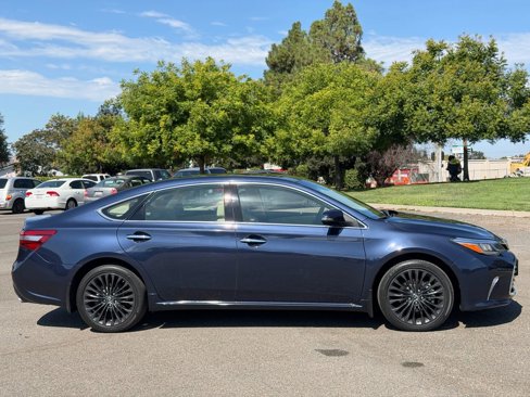 Used 2018 Toyota Avalon Touring image 6