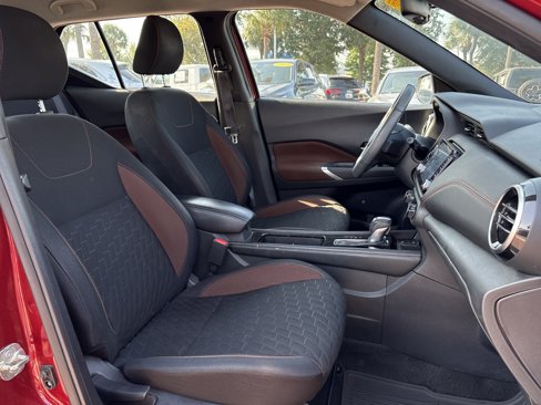 Used 2021 Nissan Kicks SR w/ Interior Electronics Package image 31