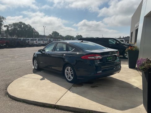 Used 2018 Ford Fusion S image 3