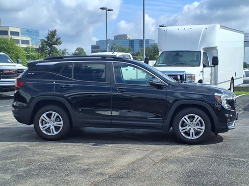 Used 2022 GMC Terrain SLE w/ Driver Convenience Package image 8