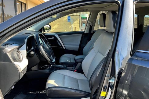 Used 2018 Toyota RAV4 Limited image 14