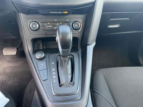 Used 2017 Ford Focus SE w/ Cold Weather Package image 15