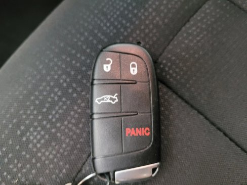 Used 2015 Chrysler 200 Limited w/ Convenience Group image 32