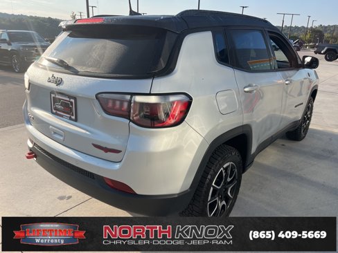 Used 2024 Jeep Compass Trailhawk image 20