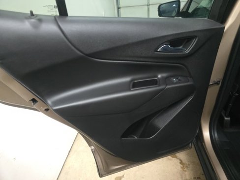 Used 2018 Chevrolet Equinox LT image 14