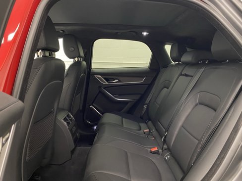 Used 2023 Jaguar F-PACE S image 15