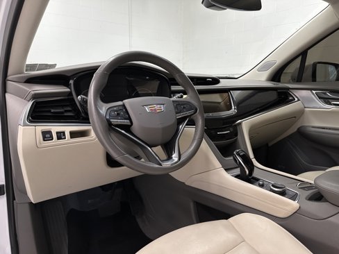 Used 2023 Cadillac XT6 Premium Luxury image 10
