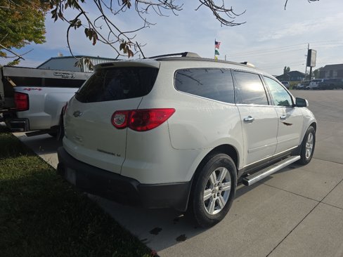 Used 2011 Chevrolet Traverse LT w/ LPO, 'HIT The Road' Package image 4