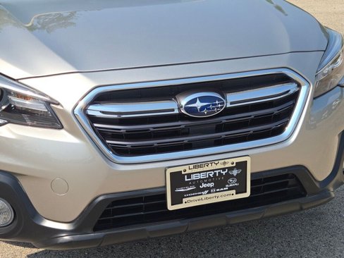 Used 2019 Subaru Outback 2.5i Limited w/ Popular Package #2 image 5