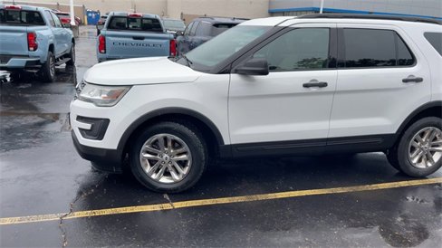 Used 2017 Ford Explorer 4WD w/ Class II Trailer Tow Package image 4