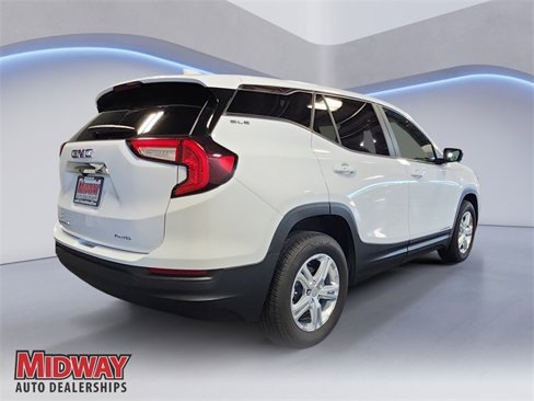 Used 2024 GMC Terrain SLE image 5