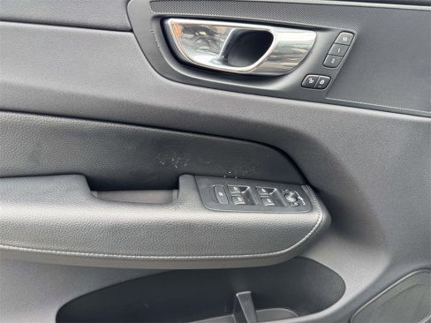Used 2018 Volvo XC60 T6 Inscription w/ Vision Package image 14