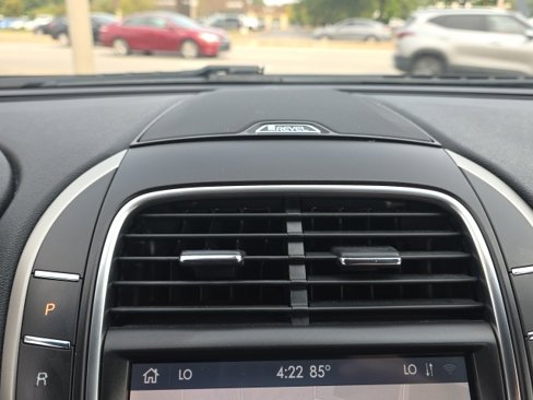 Used 2020 Lincoln Nautilus Reserve image 25