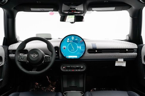 Certified 2025 MINI Cooper S image 11