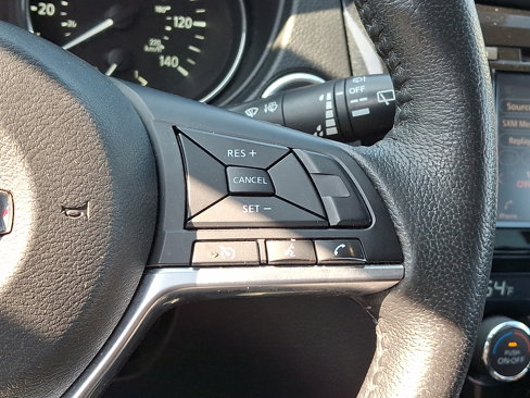 Used 2019 Nissan Rogue SV image 21