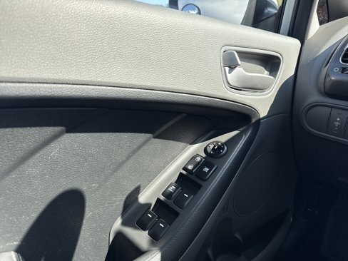 Used 2018 Kia Forte LX w/ Sports Package image 21