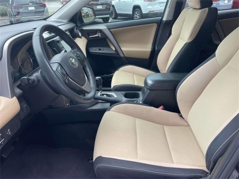 Used 2016 Toyota RAV4 XLE image 18