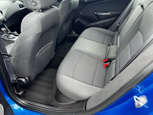 Used 2017 Chevrolet Cruze LT image 12