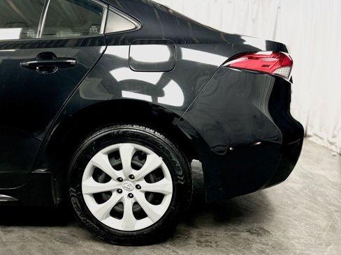 Used 2022 Toyota Corolla LE image 11