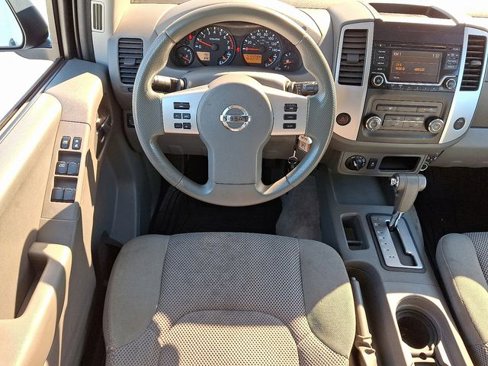 Used 2018 Nissan Frontier SV image 13