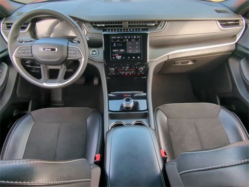 Used 2024 Jeep Grand Cherokee L Laredo image 14