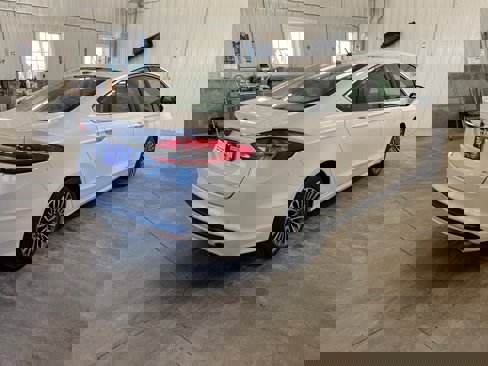 Used 2018 Ford Fusion SE w/ Fusion SE Technology Package image 5
