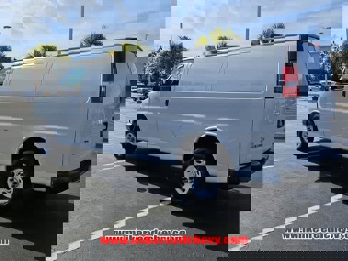 Used 2020 GMC Savana 2500 Extended w/ Driver Convenience Package image 7