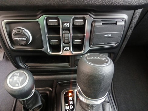 New 2025 Jeep Gladiator Sport image 34