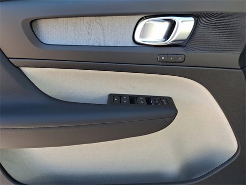 New 2025 Volvo XC40 B5 Plus w/ Protection Package Premier image 10