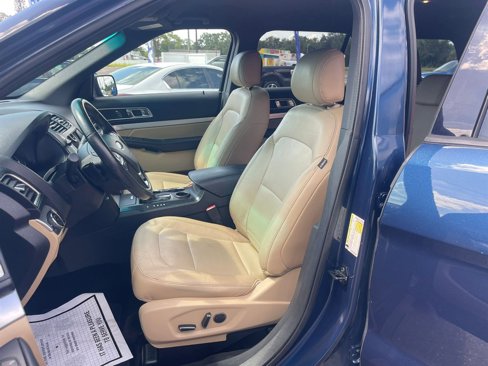 Used 2016 Ford Explorer XLT w/ Equipment Group 202A image 10