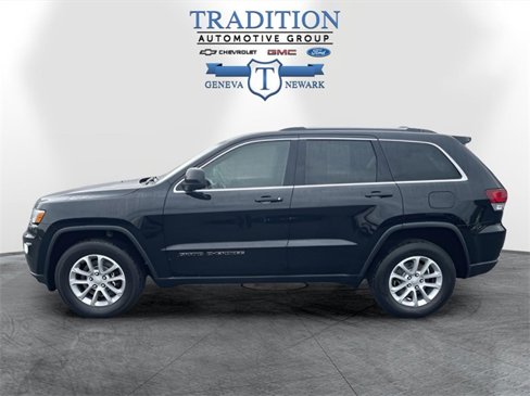 Used 2021 Jeep Grand Cherokee Laredo X image 2