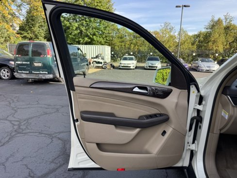 Used 2013 Mercedes-Benz ML 350 4MATIC image 5